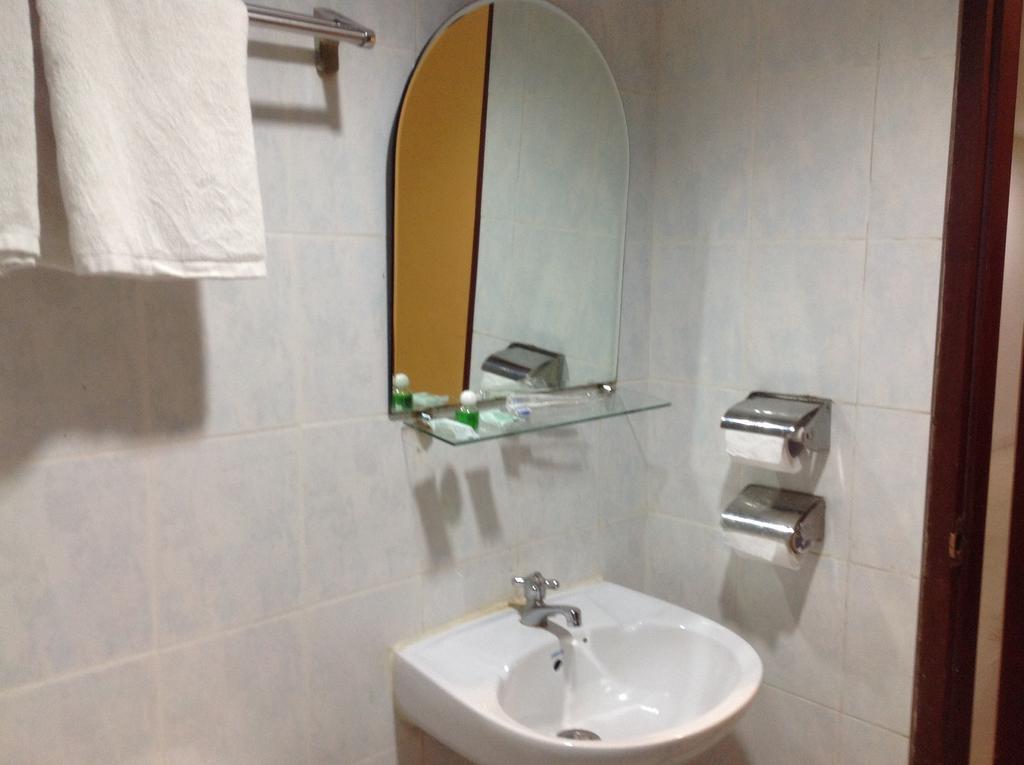 Lai Lai Mutiara Hotel Batam Екстер'єр фото